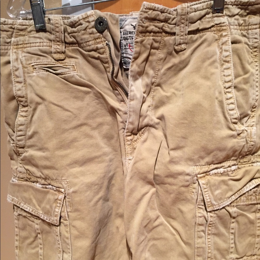 American Eagle - Size 29 - Men’s cargo shorts.